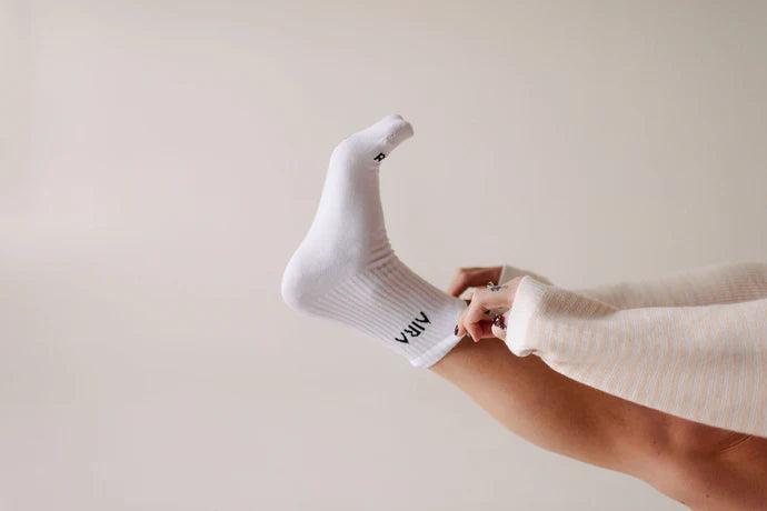 Aira Basics Barefoot White Crew Sock