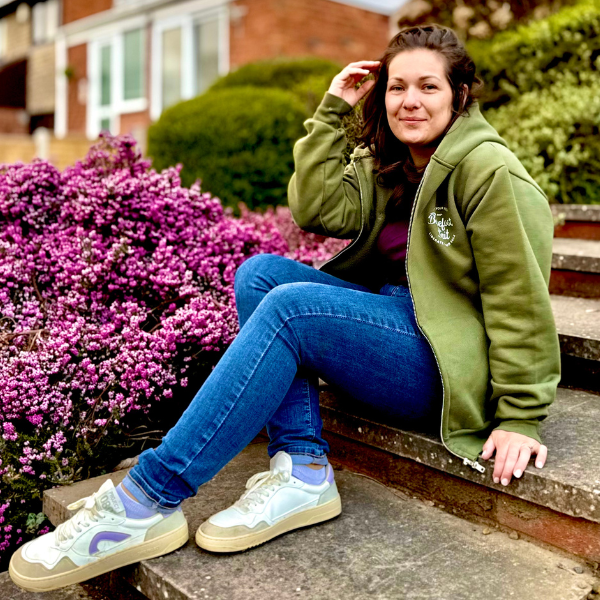 Barefoot Brit in barefoot shoes