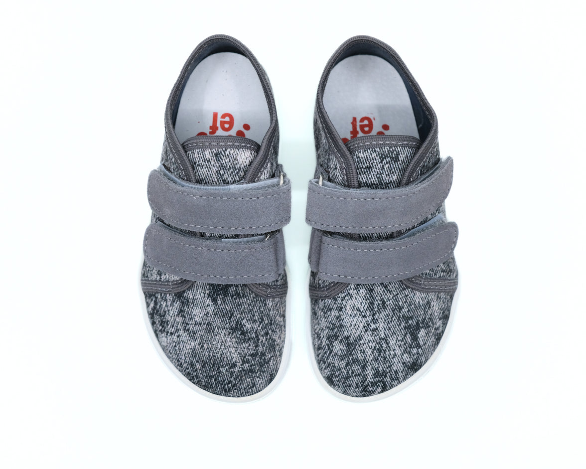 EF Barefoot Canvas