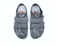 EF Barefoot Canvas