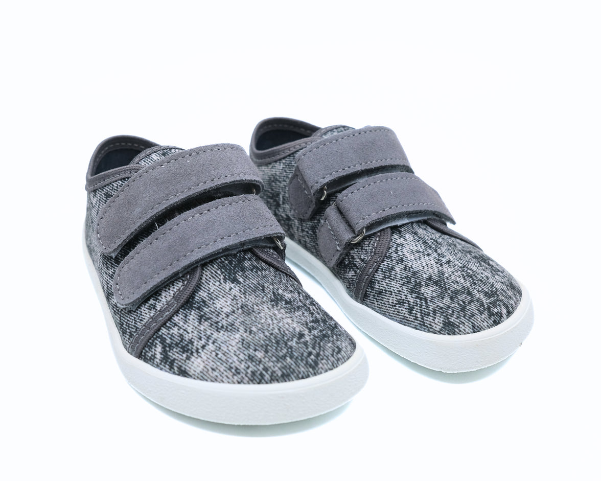 EF Barefoot Canvas