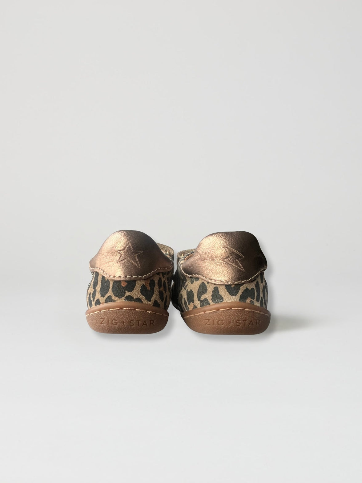 Jett infant barefoot shoe Natural Animal by ZIG+STAR, back view