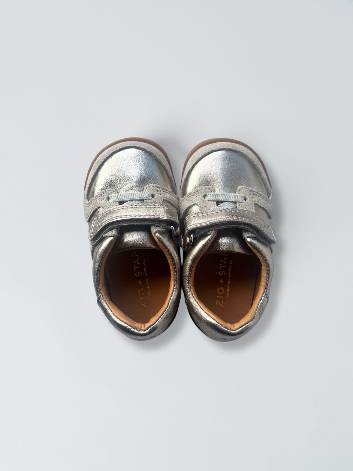 Jett infant barefoot shoe Metallic Pewter by ZIG+STAR, top view