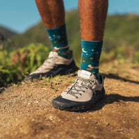 LONO WILD, Husky, on-foot lifestyle photograph