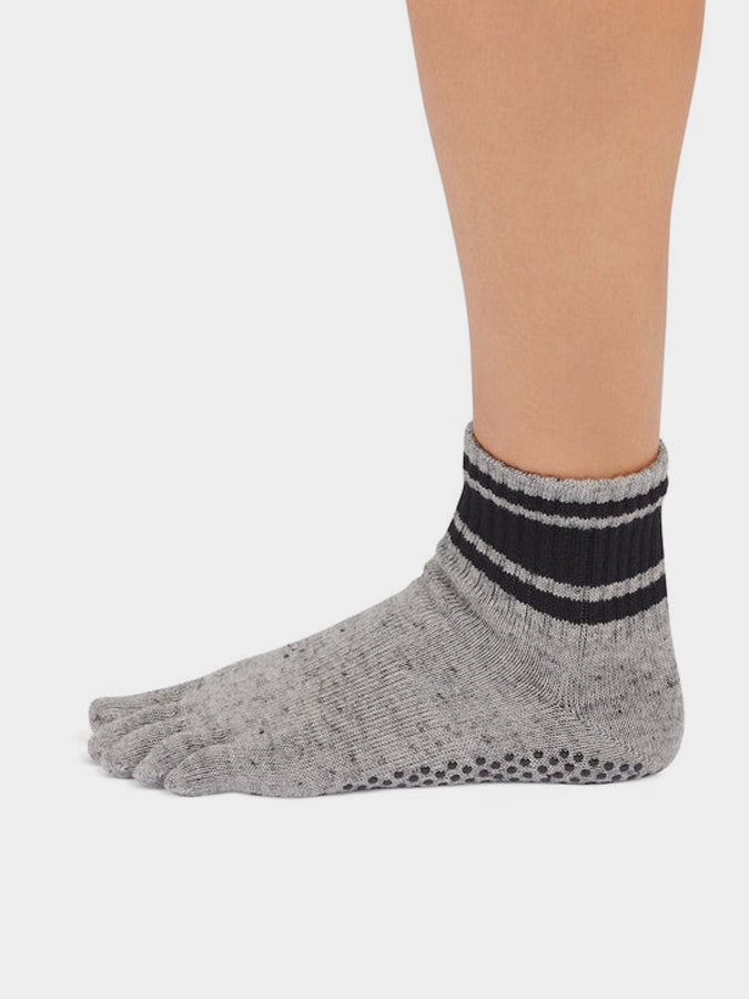ToeSox Melody full toe yoga socks - detail view 2