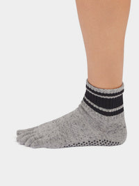ToeSox Melody full toe yoga socks - detail view 2