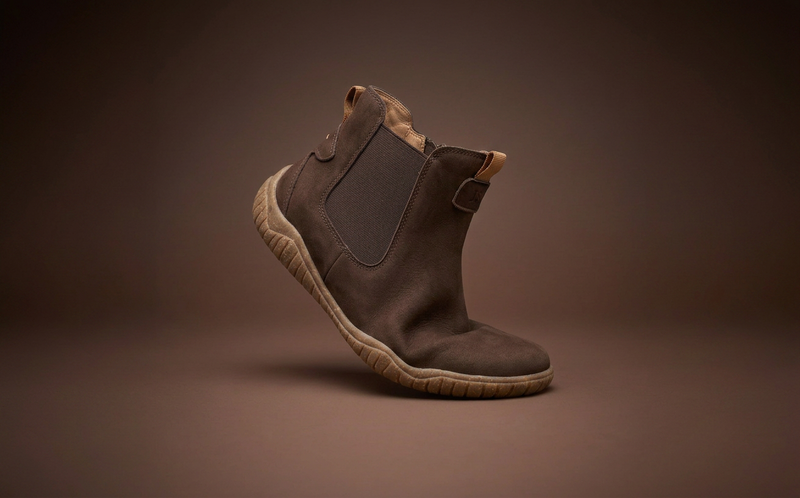 Josef Seibel Wallace 10 Brasil Chelsea boot on brown studio background