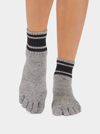 ToeSox Melody full toe yoga socks - detail view 1